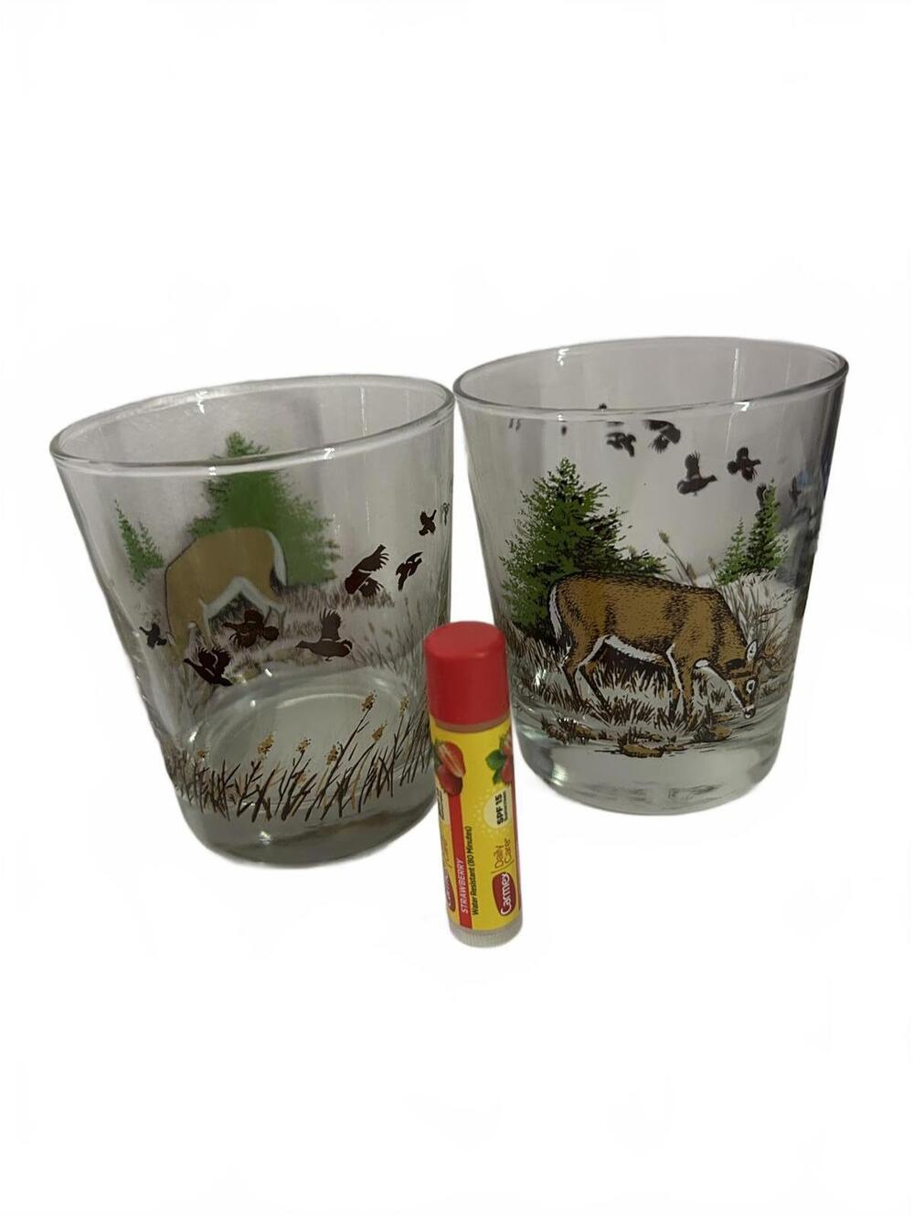 Set of 2 Vintage Glasses with Deer and Nature Scene - Picture 3 of 3